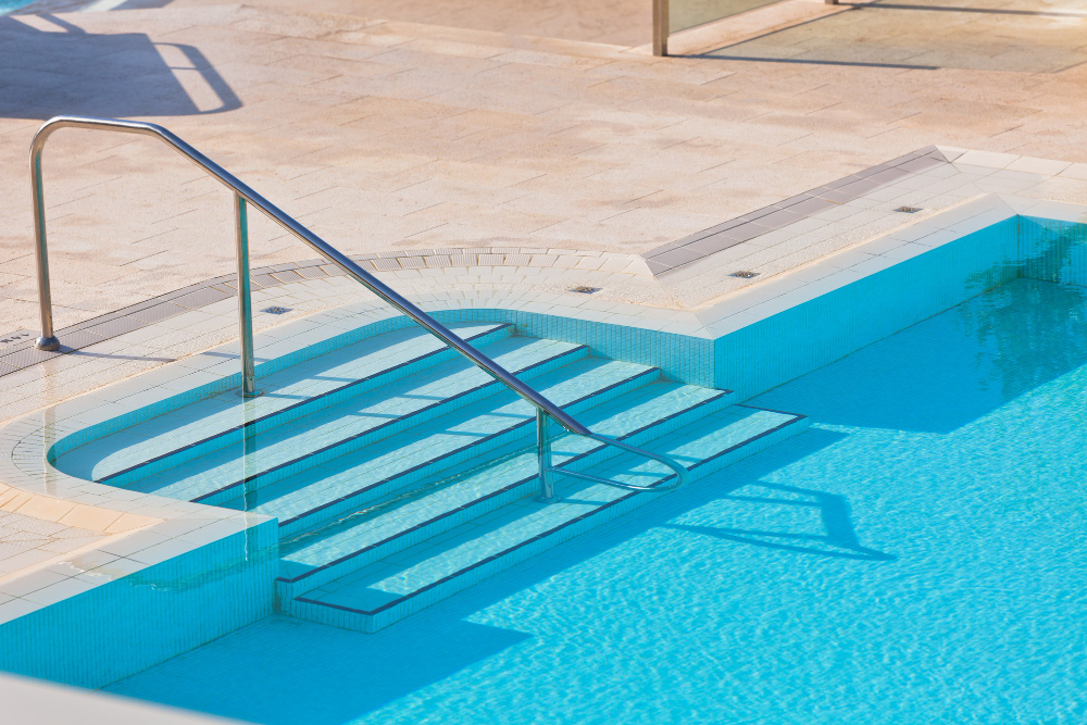 Fabricante de corrimão para piscina: conheça a Metal Rota